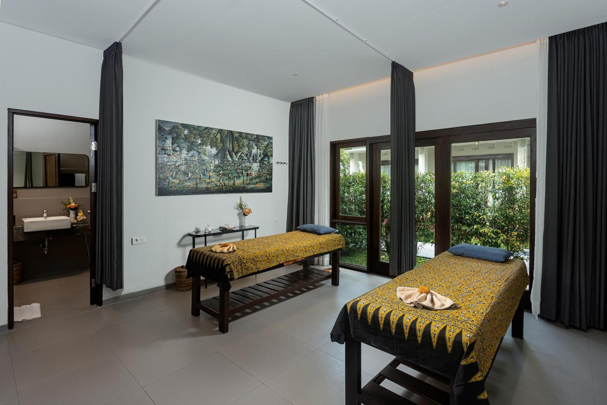 Tapa Agung View Hotel Menanga Exterior photo